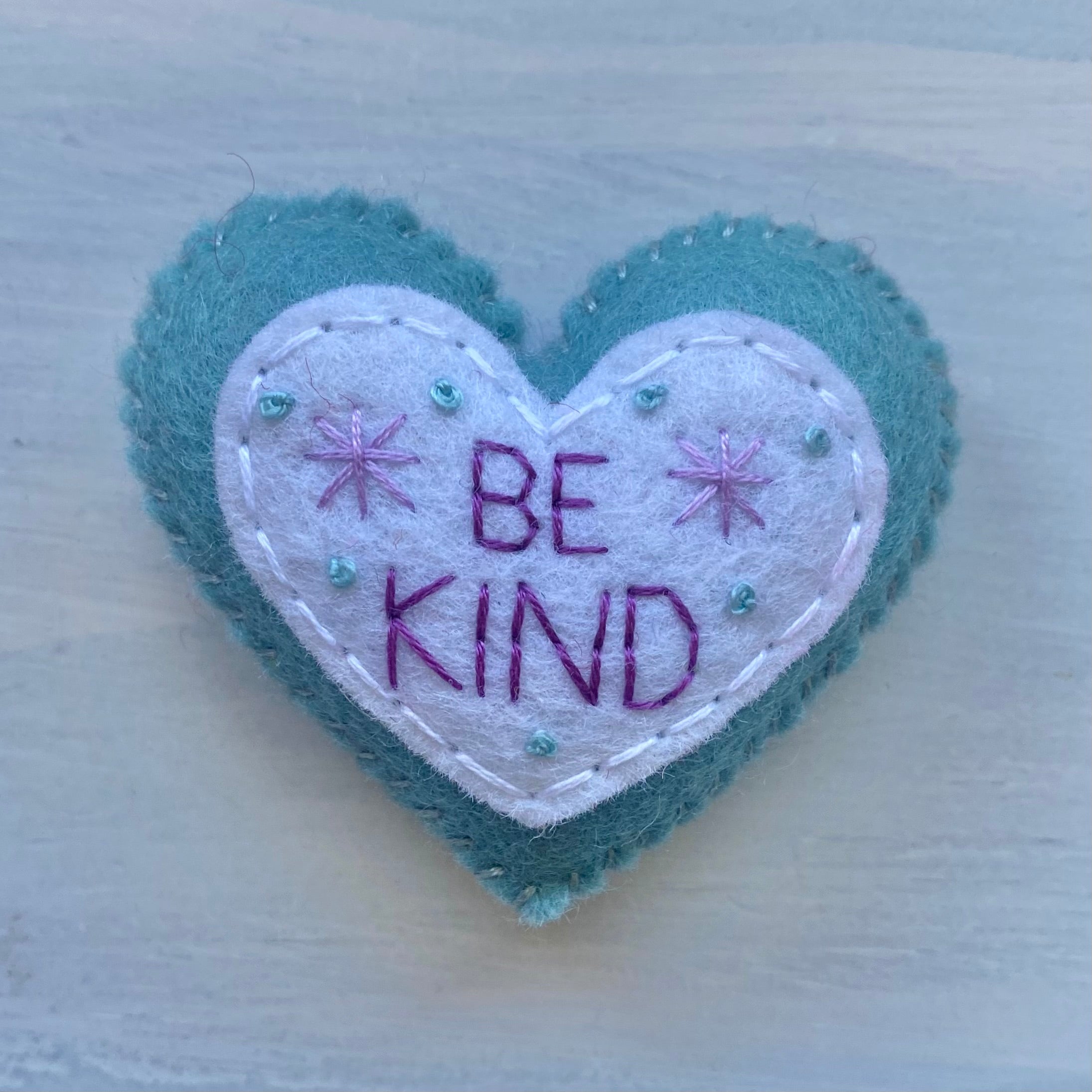Pocket Heart - BE KIND (6cm)