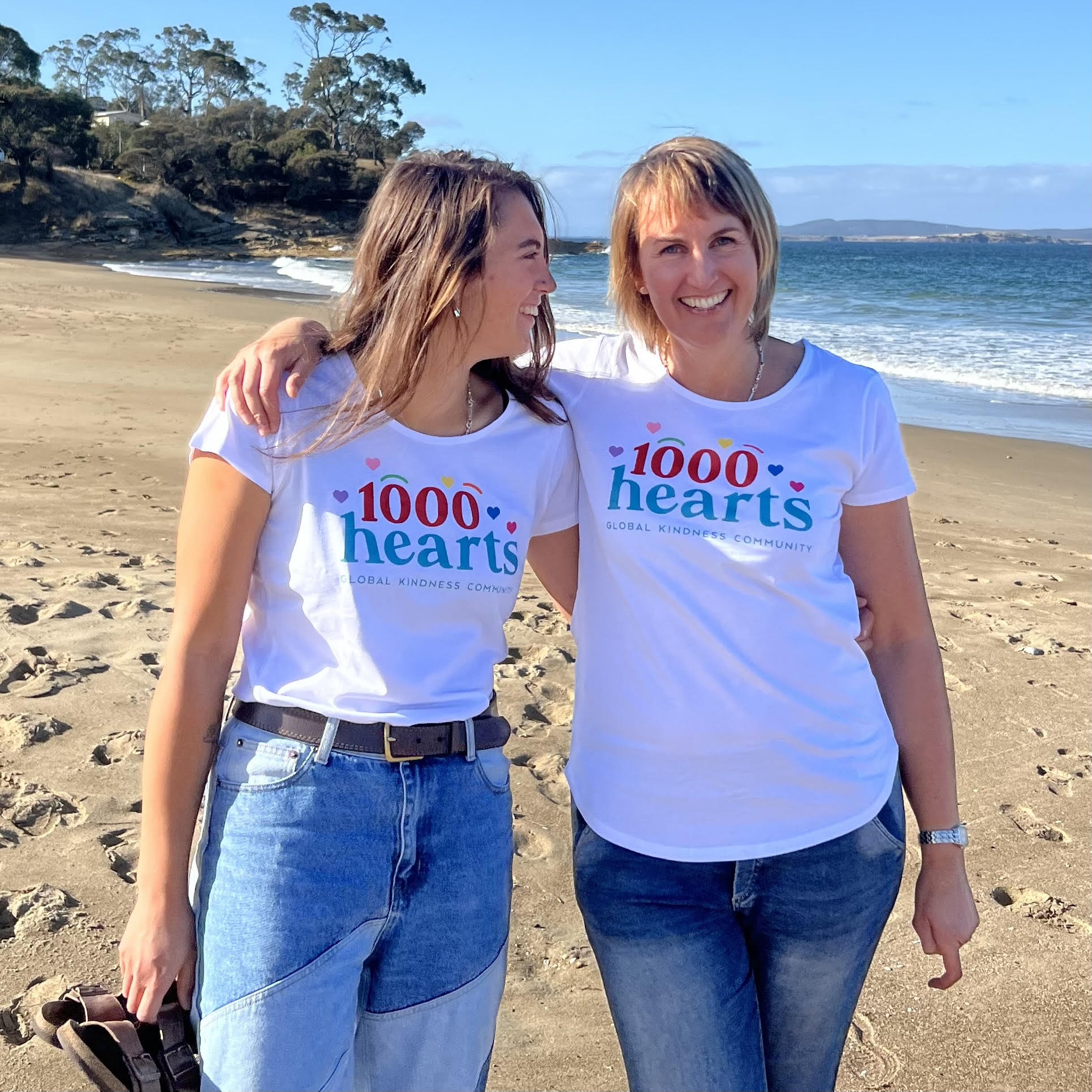 T-Shirt - Scoop Neck (women&