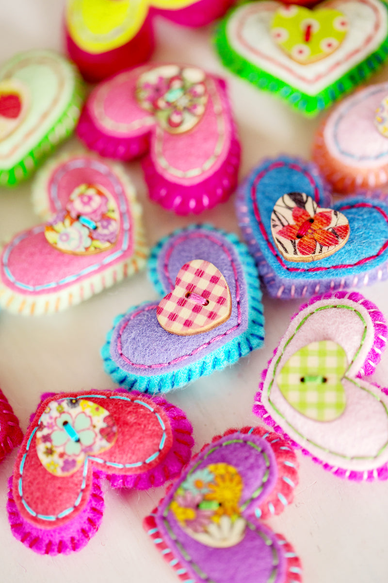 cards-and-bags-for-wrapping-hearts-1000-hearts