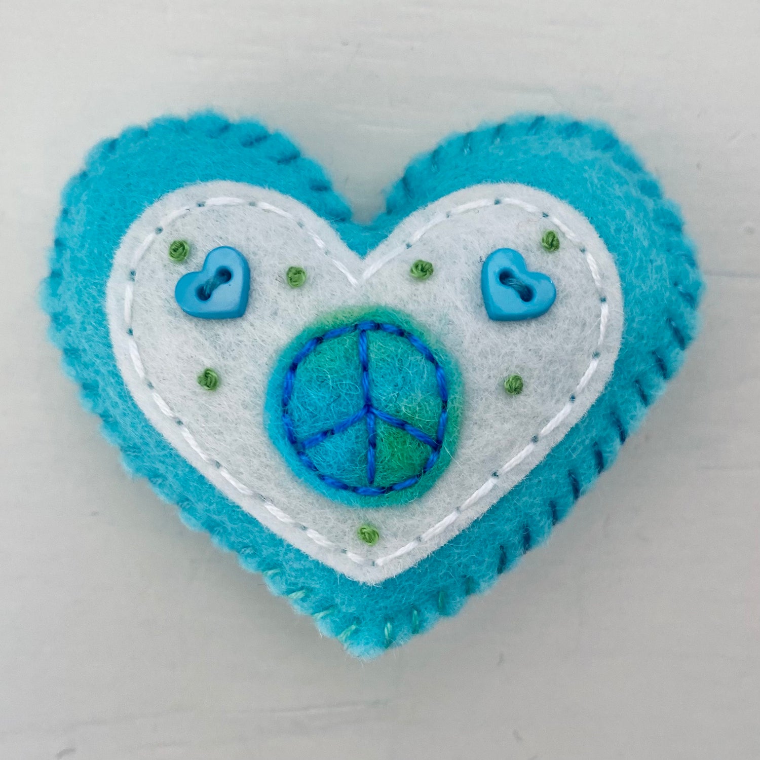 Pocket Heart with Button Design (6cm)